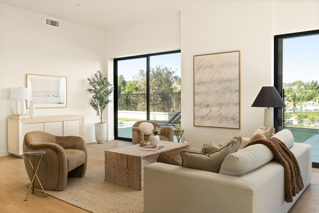 Full-service staging